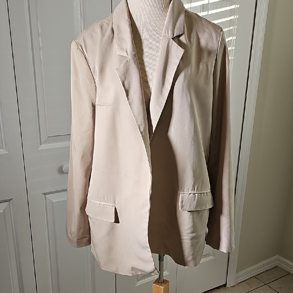 Womens Tan Blazer Size XL. Pockets, Lined‎ By NICOLE MILLER